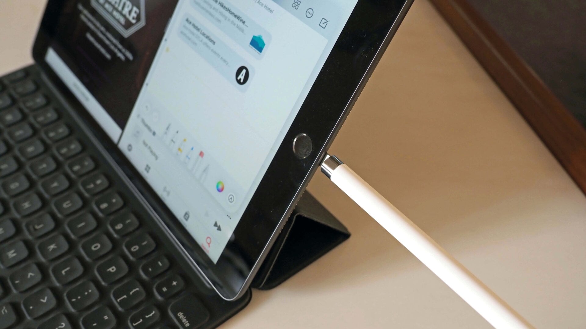 Un bouton d’accueil physique avec Touch ID constitue le système de sécurité des fonctionnalités Apple.
