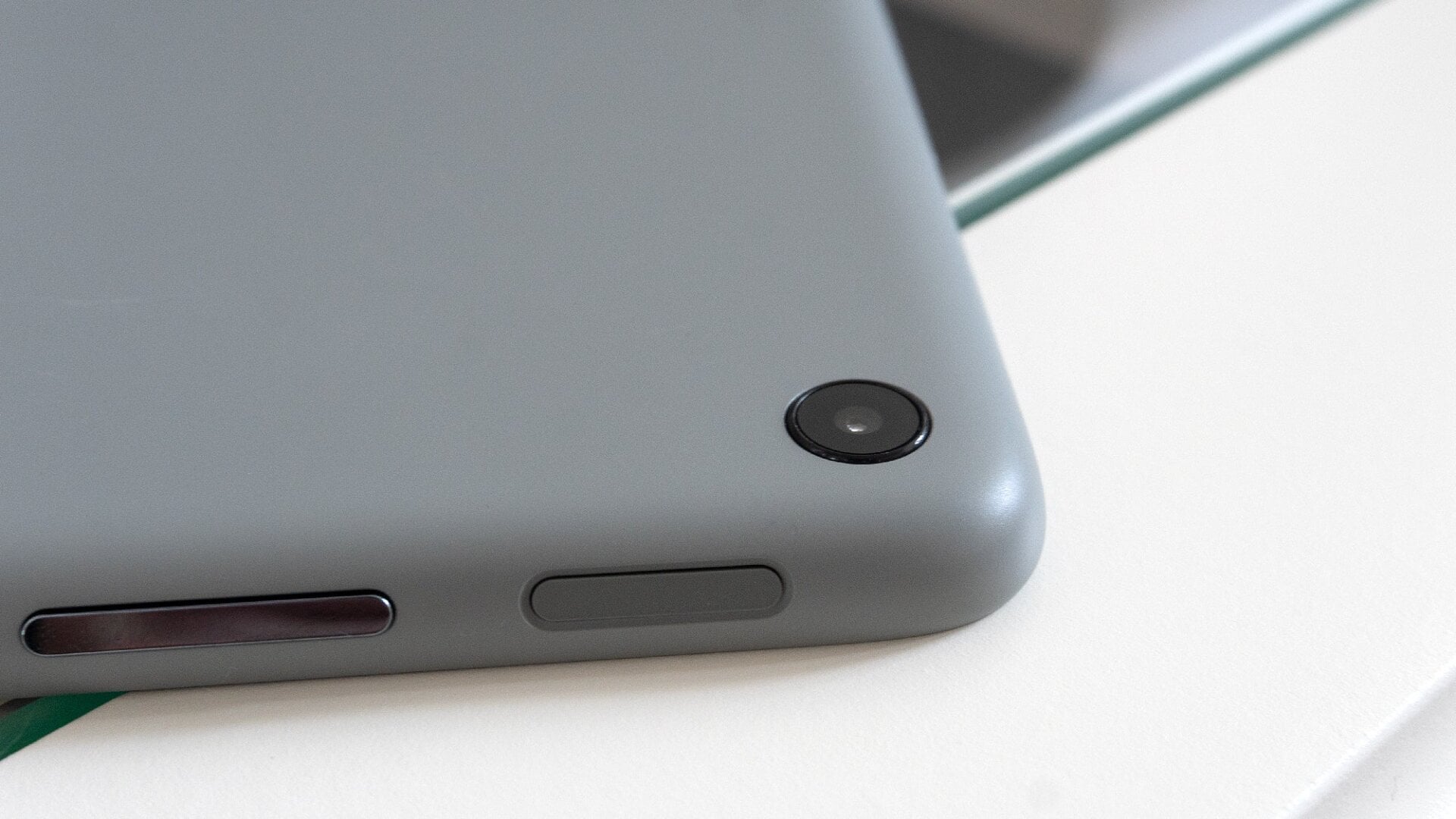 La tablette Pixel offre un unique appareil photo de 8MP à mise au point fixe à l’arrière.