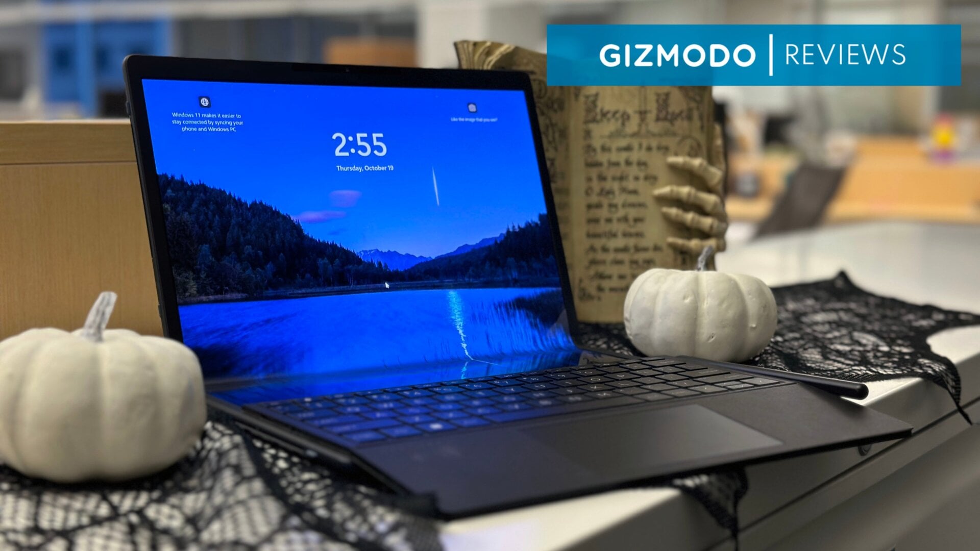 Le HP Spectre Fold permet aux utilisateurs de faire glisser le clavier vers l’arrière pour une expérience sur écran de 1,5, mais j’ai trouvé que c’est pour la plupart inutile.