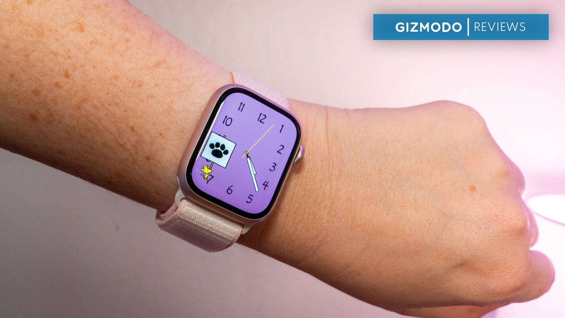 L’Apple Watch Series 9 dans son nouveau coloris rose.