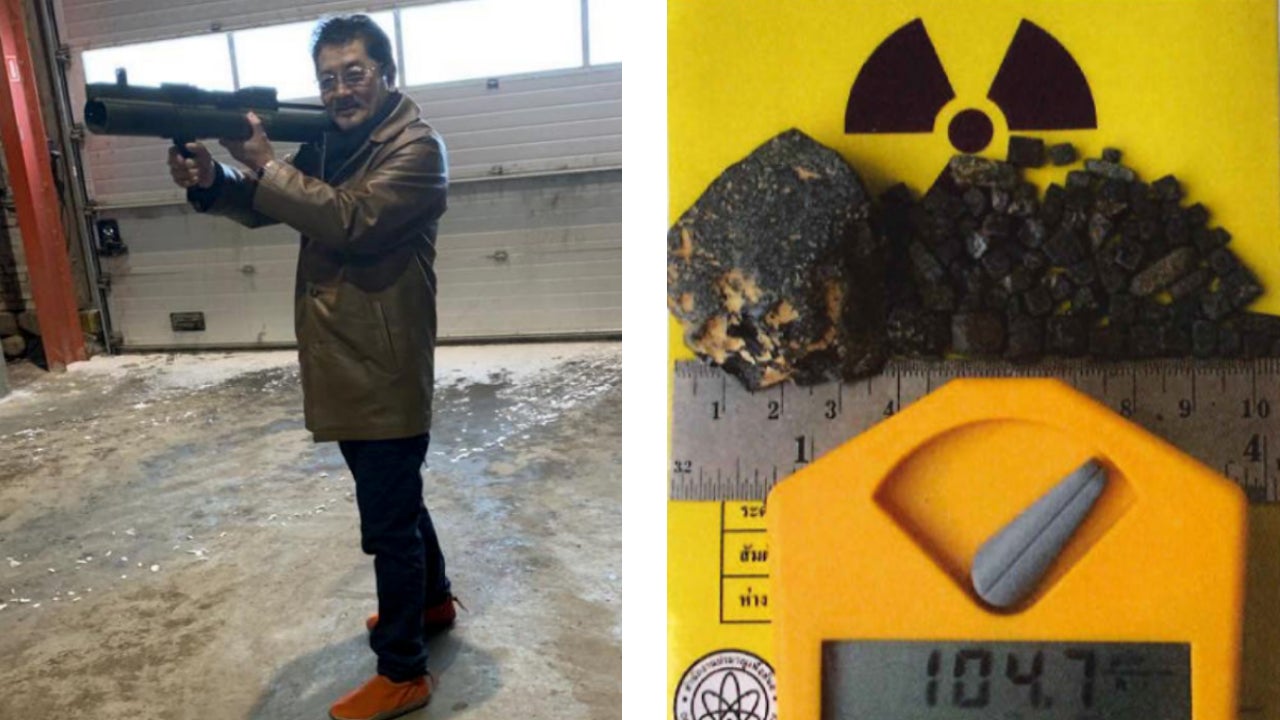 Takeshi Ebisawa posant avec un lance-roquettes lors d’une réunion avec deux agents d’infiltration de la police danemark (à gauche) et une photo prétendument envoyée  par Ebisawa montrant du plutonium avec un compteur Geiger (à droite)