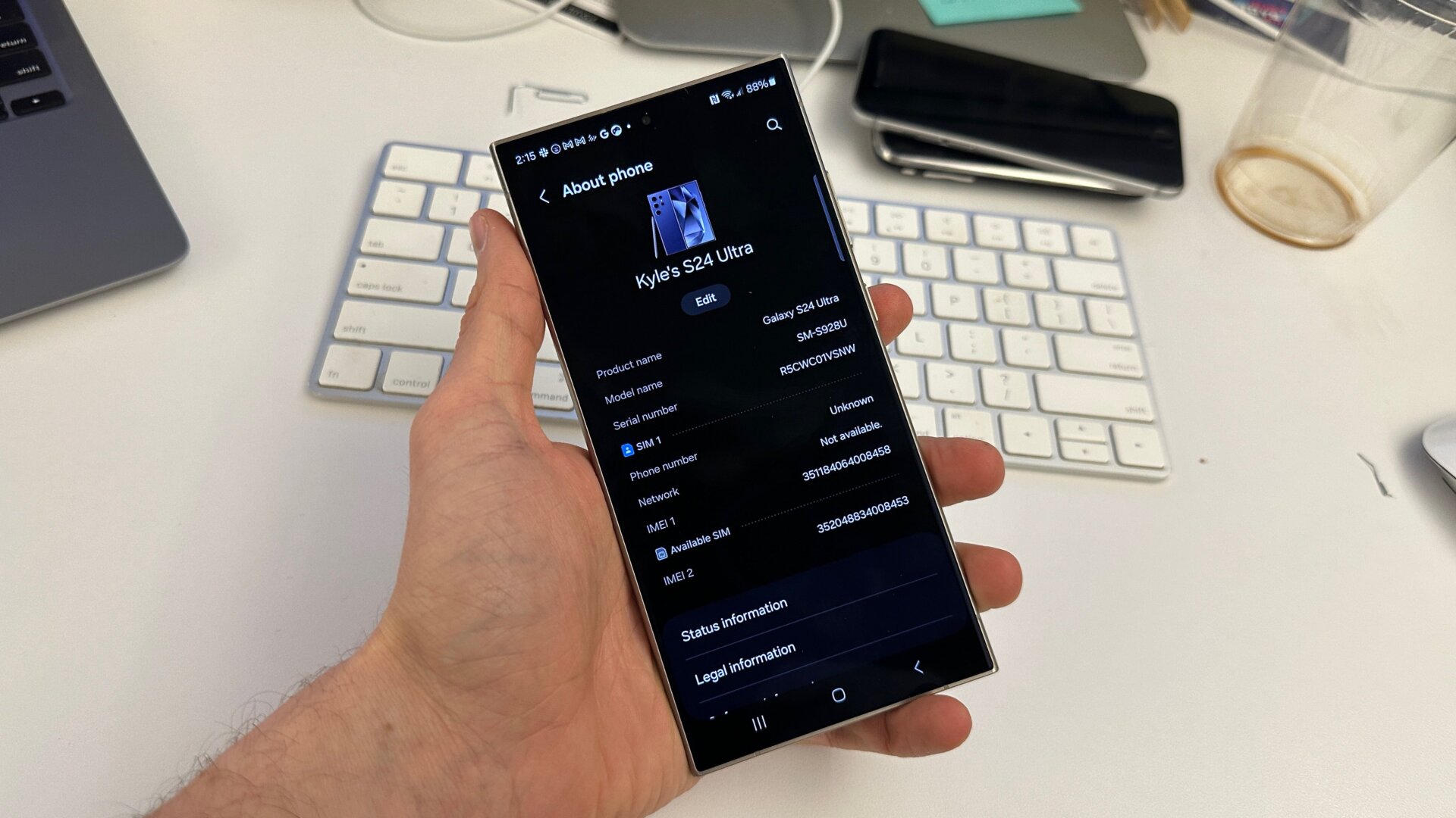 Le moyen le plus simple de trouver le numéro de modèle de votre téléphone Android est d’utiliser les paramètres. Sinon, vous devrez peut-être faire preuve de créativité.