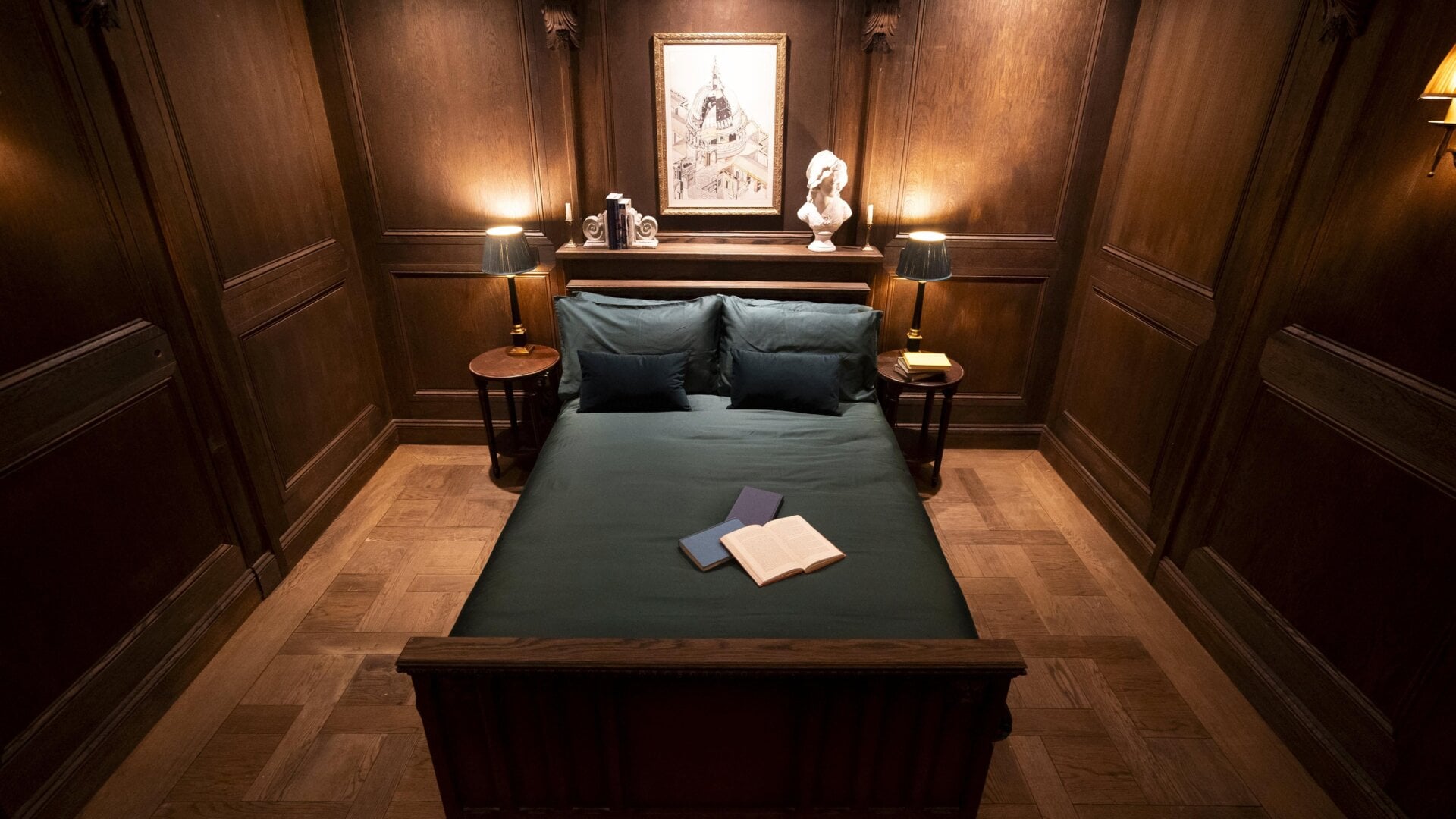 Photo d’une chambre dans la cathédrale Saint Paul à Londres, qui a récemment été disponible pour des séjours d’une nuit sur Airbnb dans le partie d’une promotion  pour la Journée mondiale du livre.
