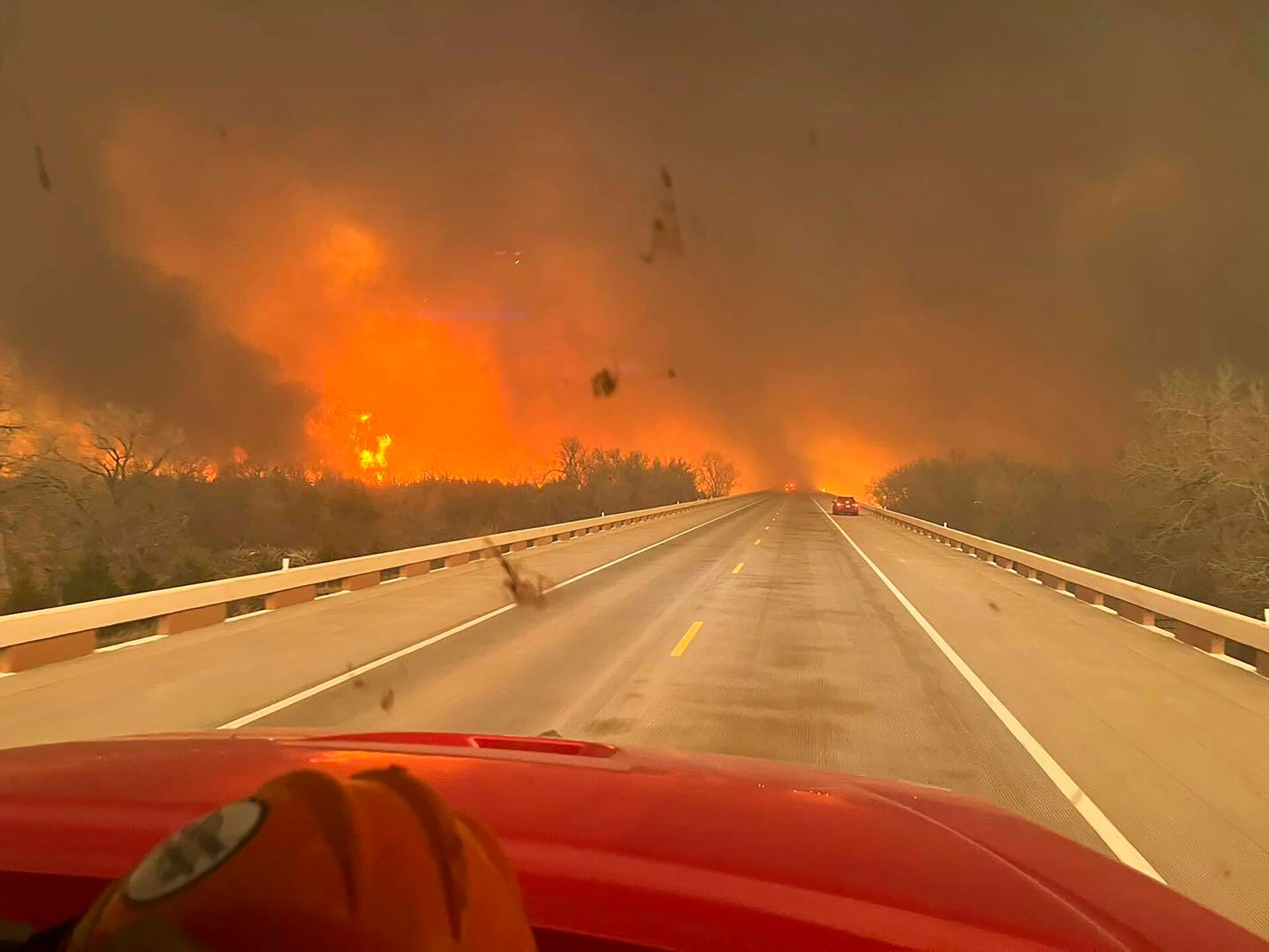 Cette image tirée de la page Facebook de Greenville Fire-Rescue le mercredi 28 février 2024 montre des incendies dans le Texas Panhandle.