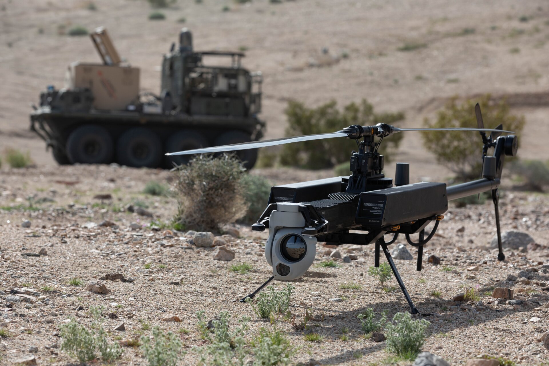 Le système d’avion sans pilote Ghost-X attend le décollage , pendant une expérimentation en continue au Projet Convergence - Capstone 2024, 11 mars 2024, à Fort Irwin , Californie.