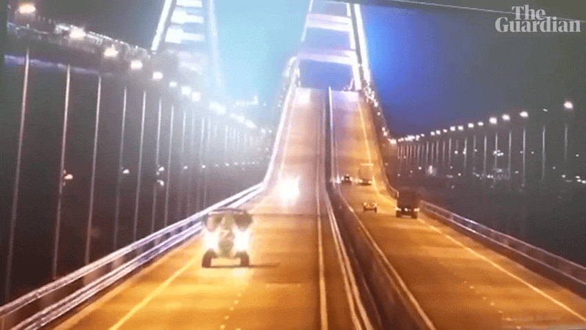 Vidéo partagée de manière inexacte, car elle représente le pont Key à Baltimore, dans le Maryland.