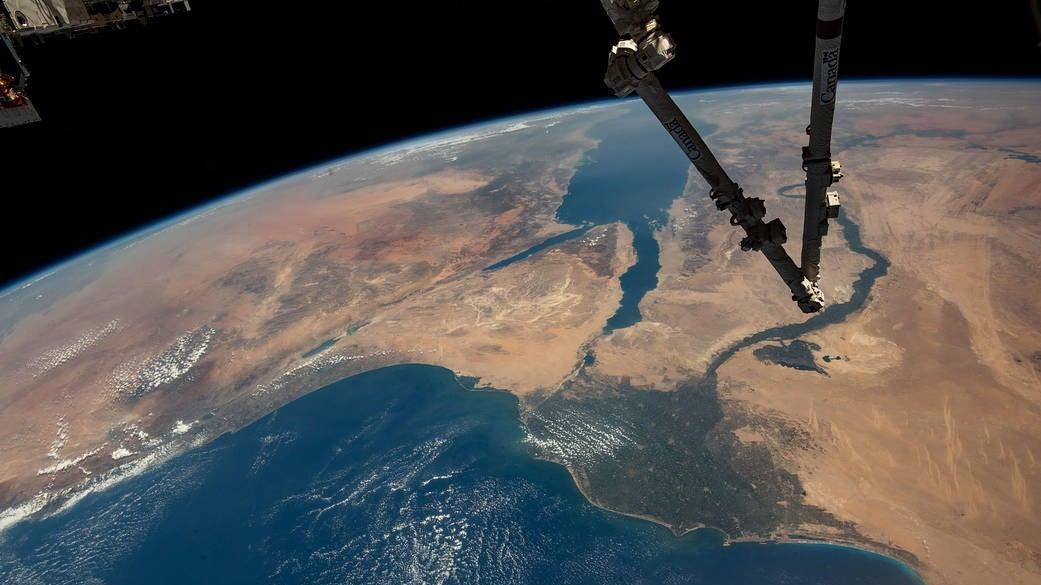 La péninsule arabique, avec le delta du Nil et la mer Rouge, photographiée depuis la Station spatiale internationale.