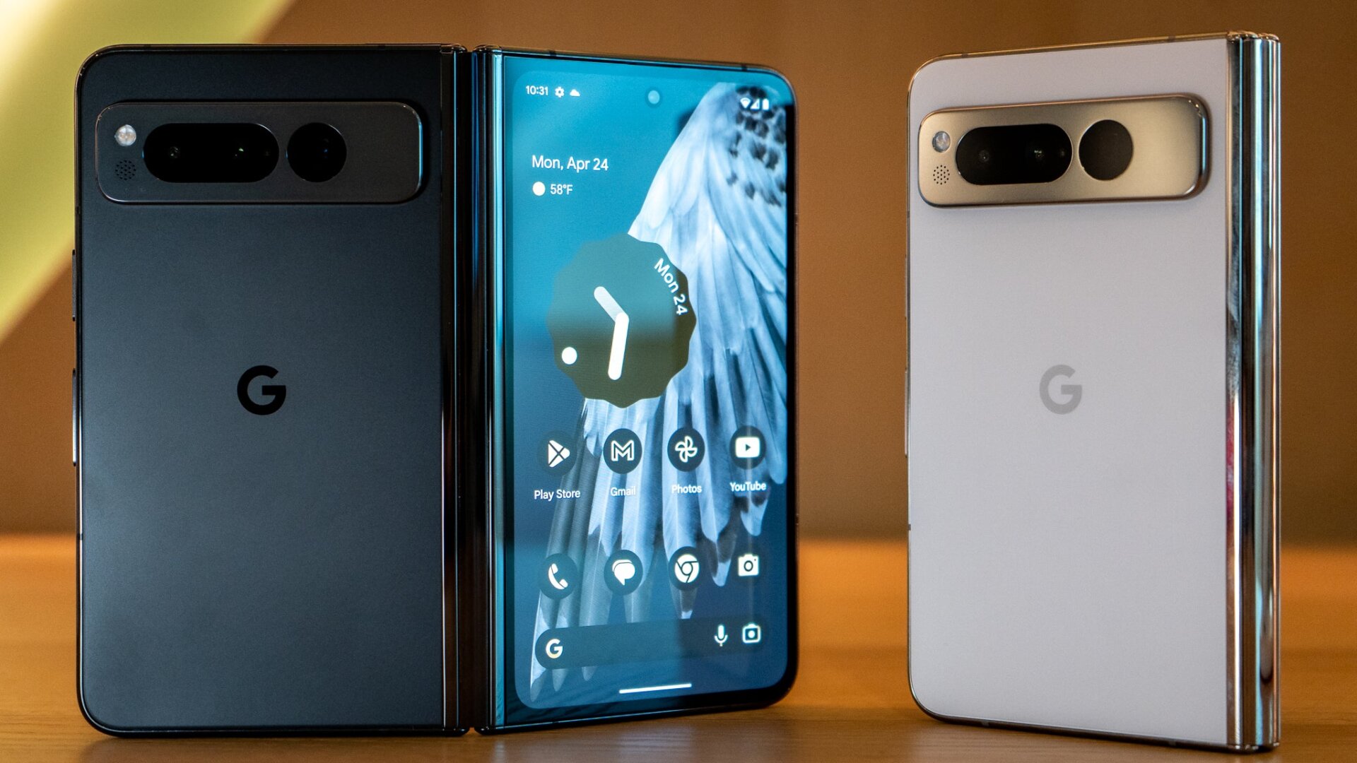 Découvrez le Pixel Fold de première génération, qui sera bientôt remplacé par un Pixel Fold 2 de deuxième génération.