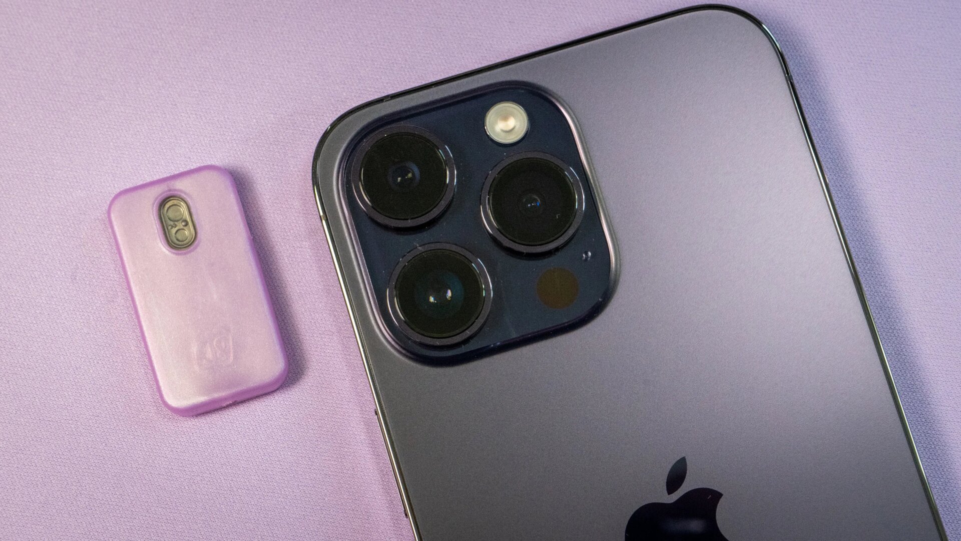 L’iPhone 14 Pro Max est le dernier à annoncer une teinte violette.