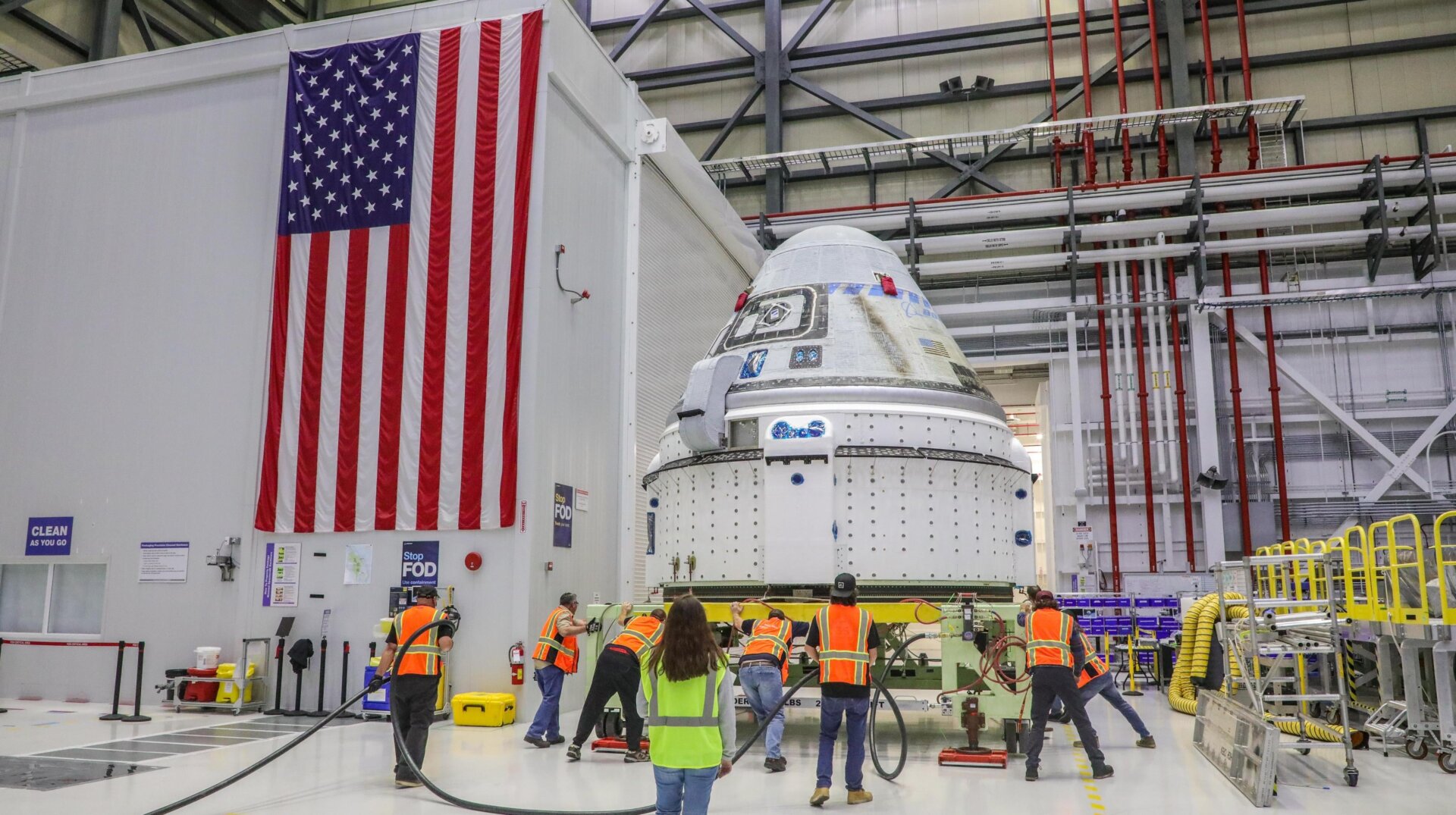 Les équipes ont commencé à ravitailler le vaisseau spatial Starliner au Kennedy Space Center en Floride.
