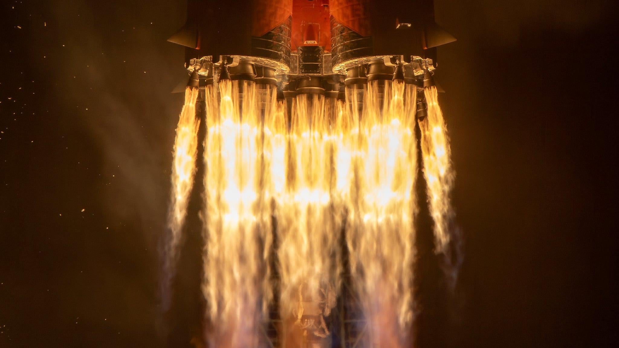 Le panache de la fusée russe Soyouz, lancé vers l’ISS le 15 septembre 2023.