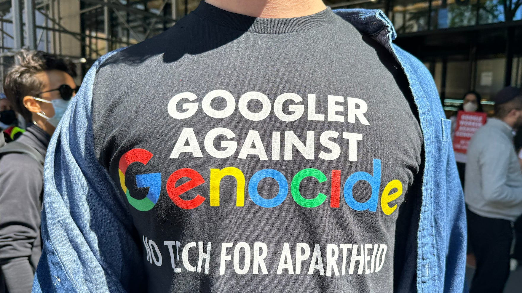 T-shirts portés par les employés de Google qui ont participé au sit-in de manifestation de mardi.