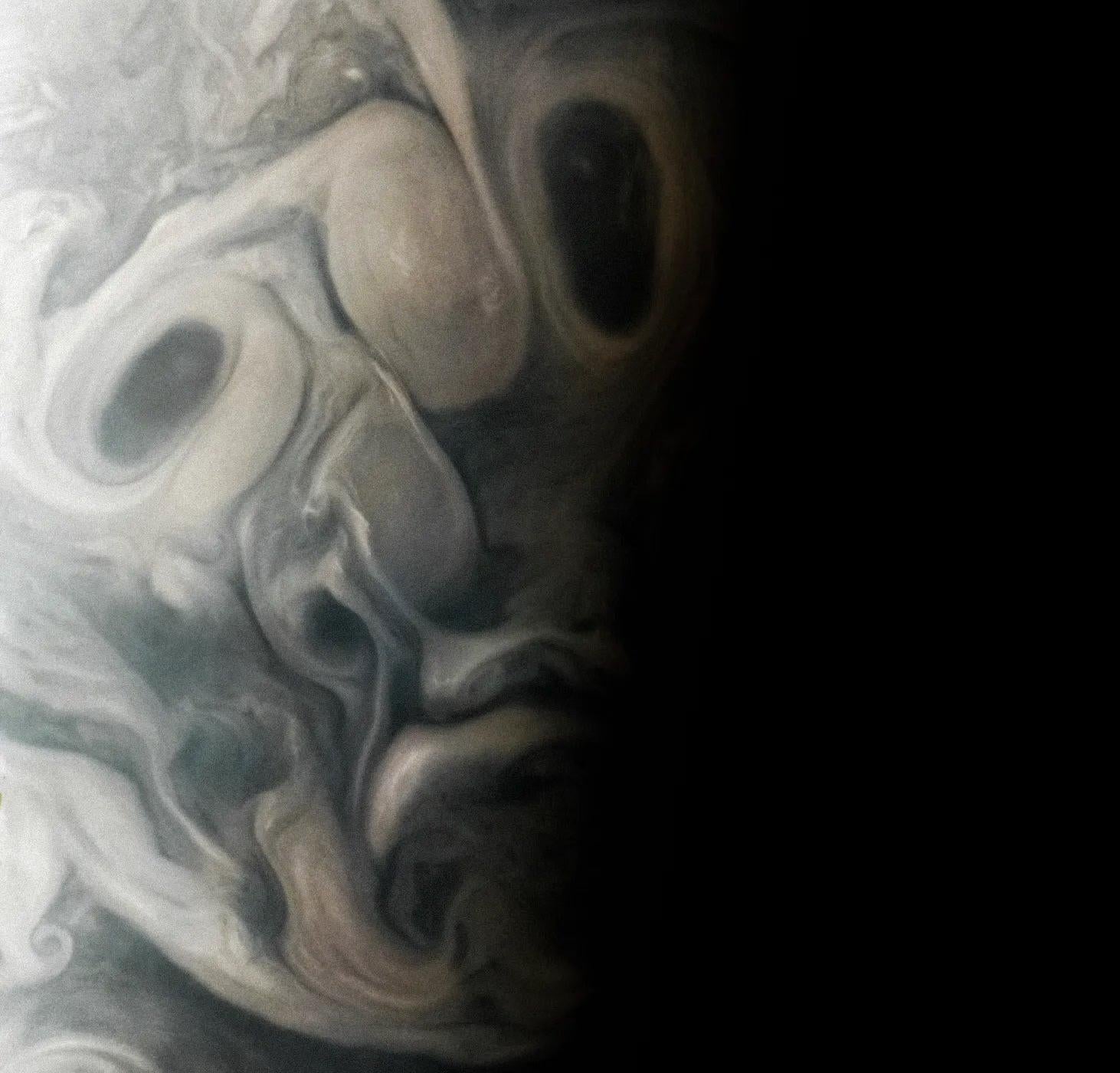 Une région du Jet N7 sur Jupiter en forme de visage.