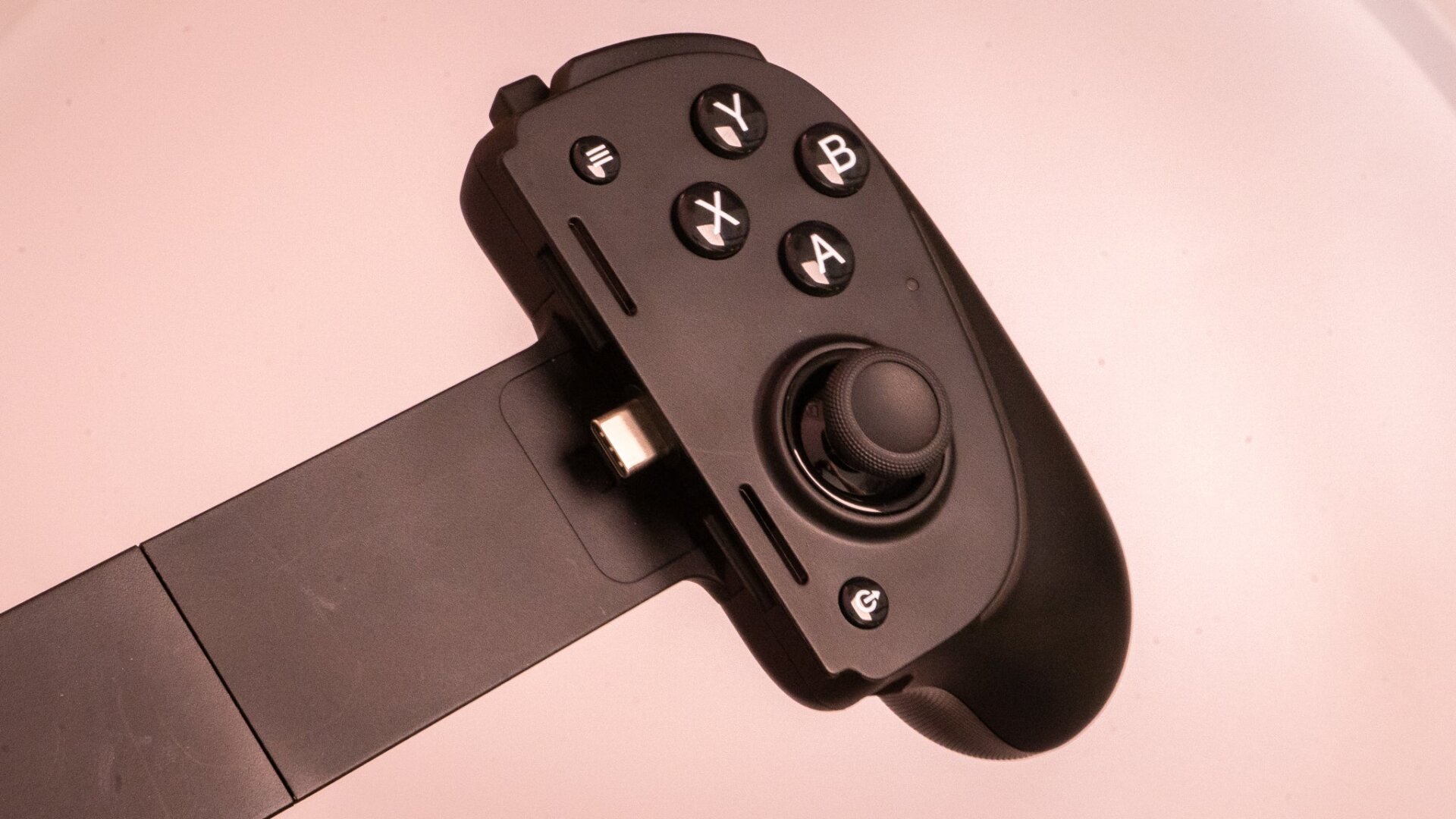 Le Kishi comprend un réseau ABXY standard. 