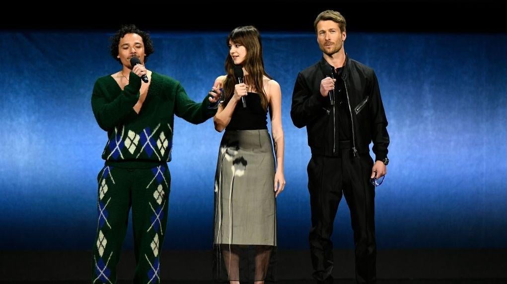 Anthony Ramos, Daisy Edgar-Jones et Glen Powell de Torsades.