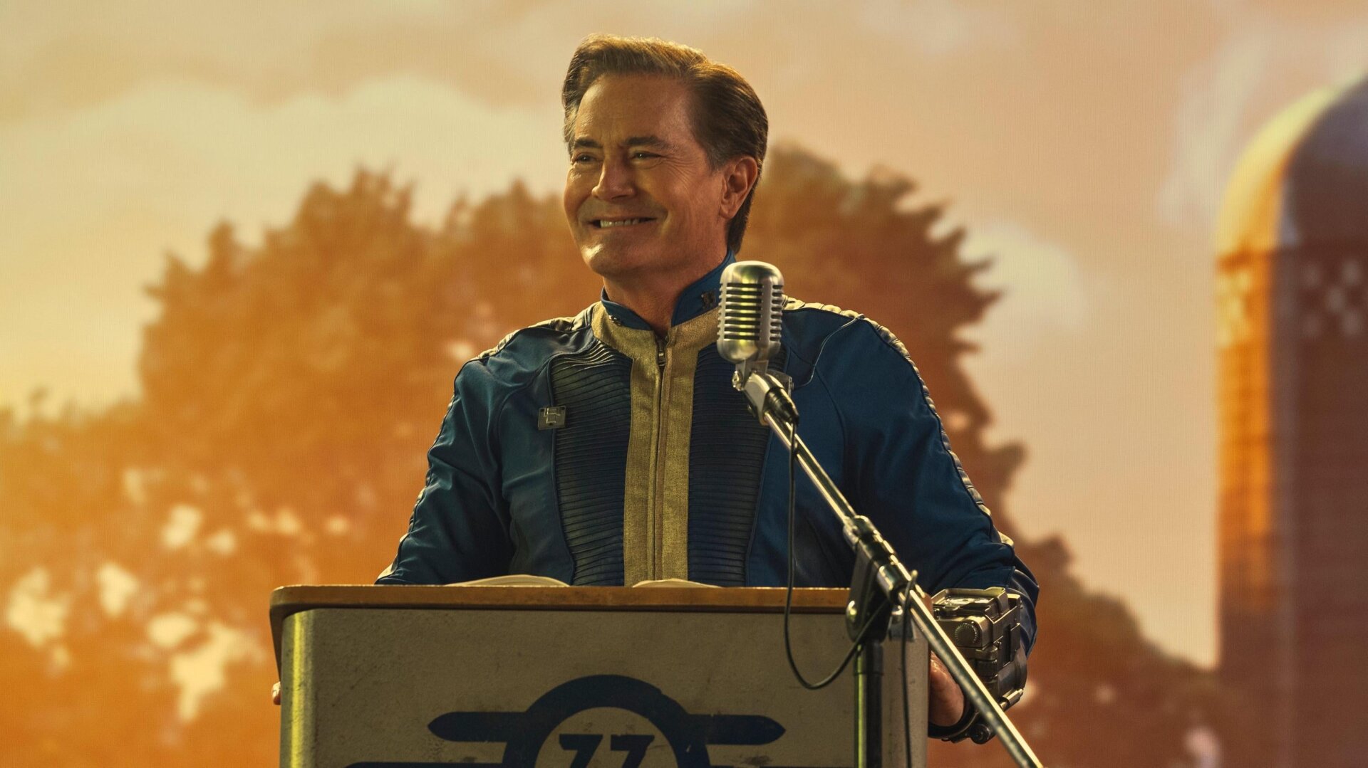 Kyle MacLachlan en  tant que superviseur Hank