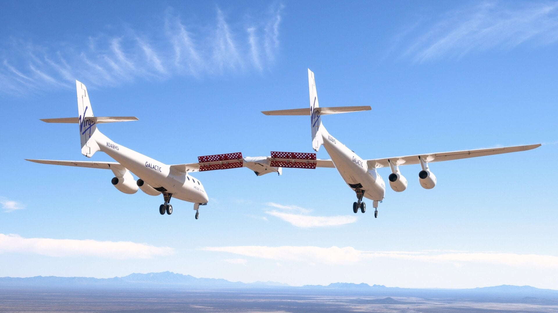 Le vaisseau mère Eve de Virgin Galactic transporte son avion spatial suborbital et le libère à une altitude de 44 500 pieds au-dessus du sol.