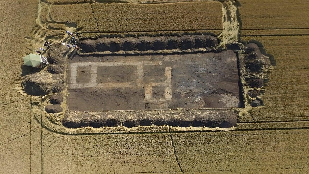 Une image aérienne du chantier de fouilles.