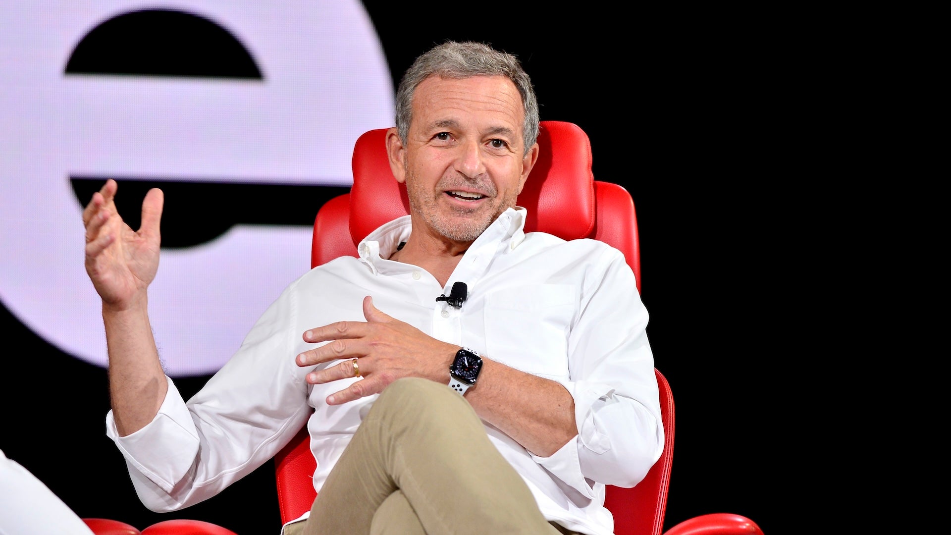 Le PDG de Disney, Bob Iger, est prêt à prendre la main durement pour le partage de mots de passe.