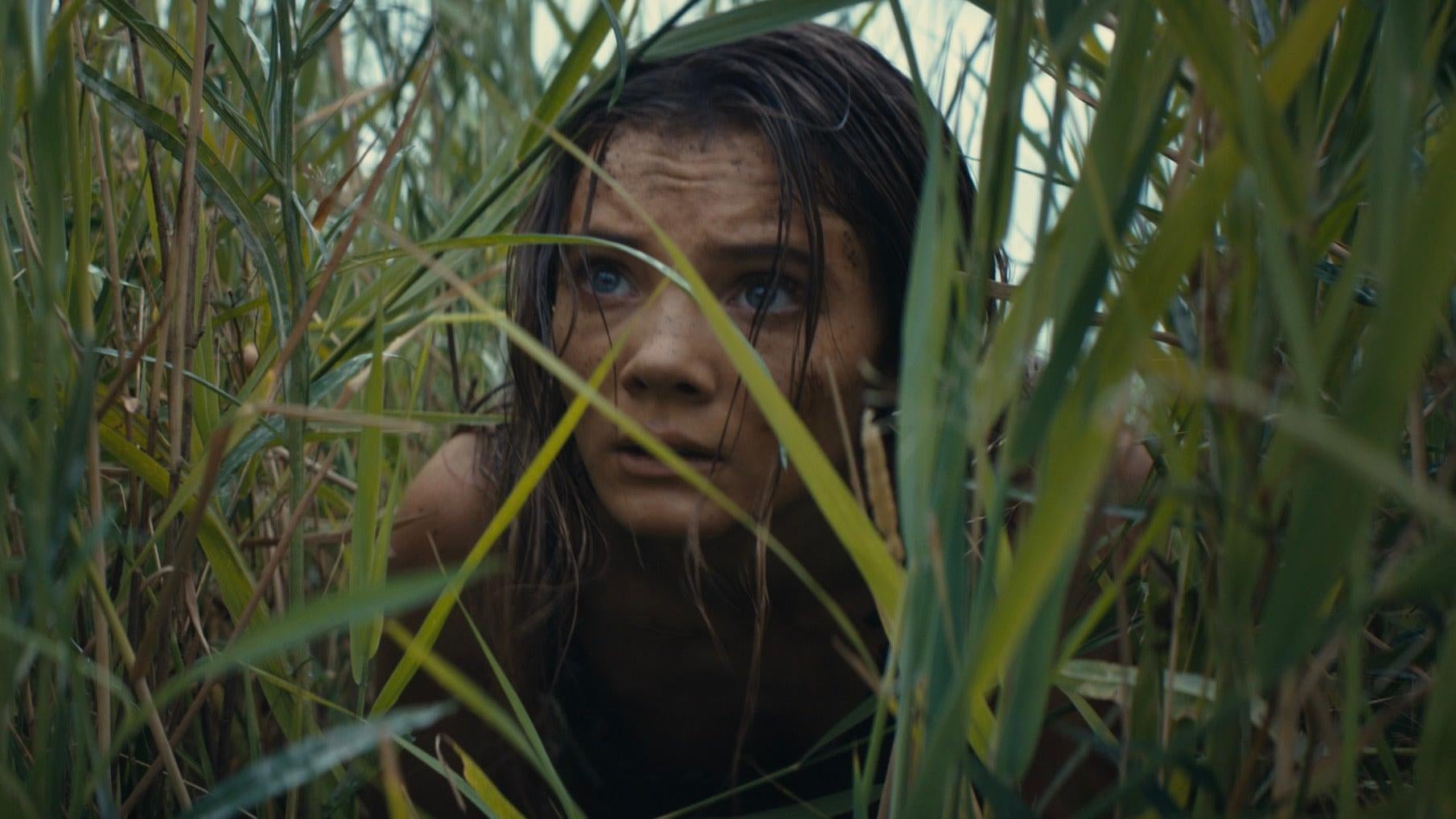 FreyaAllan dans le rôle de Mae.