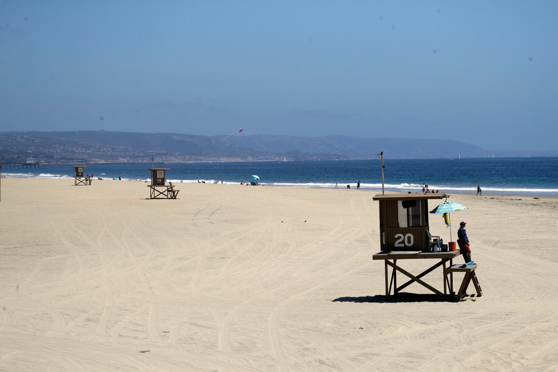 La plage de Newport, pour la plupart vide, en Californie.