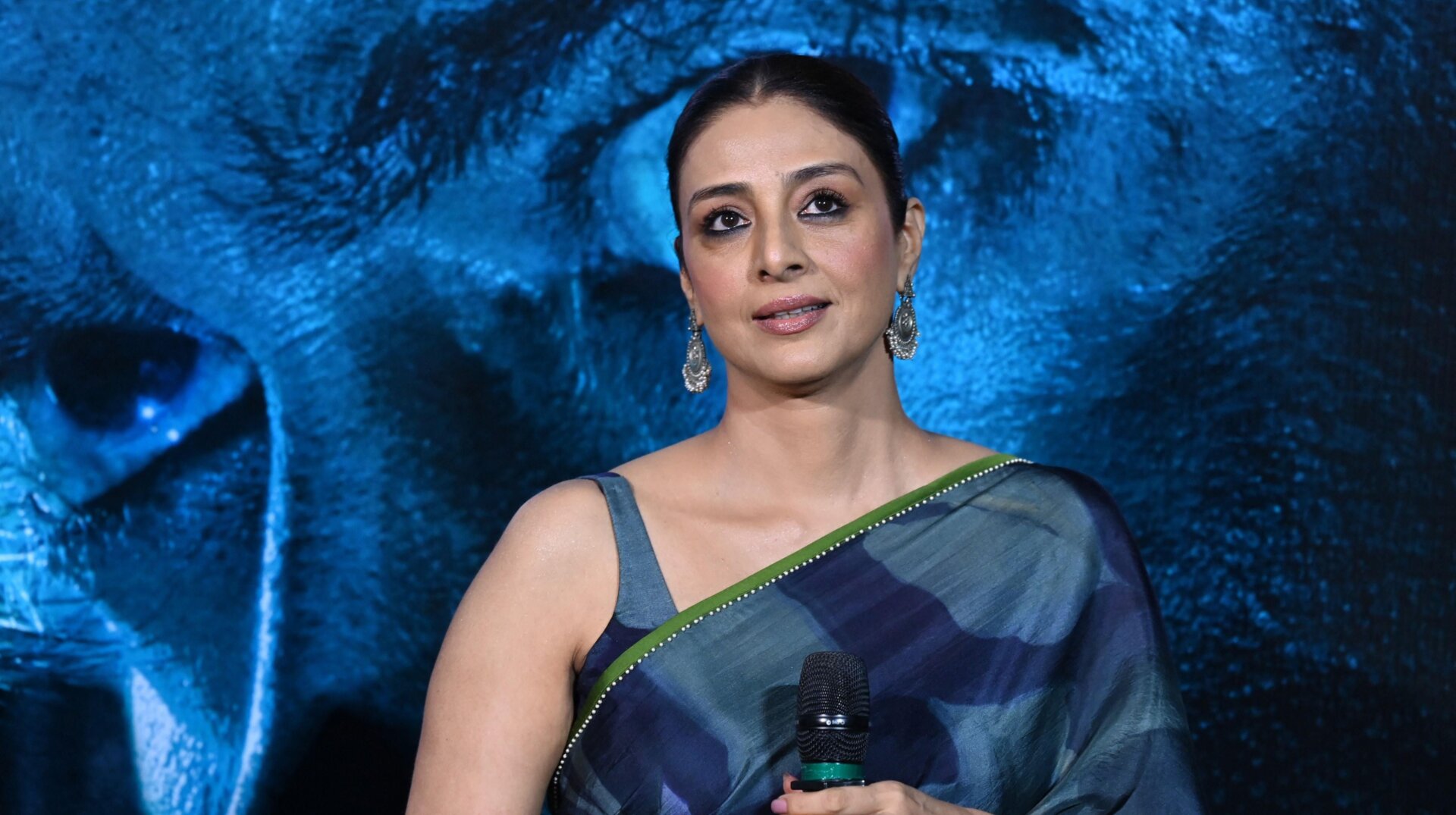 Tabu au lancement de la bande-annonce de son film Bhola à Mumbai le 6 mars 2023.