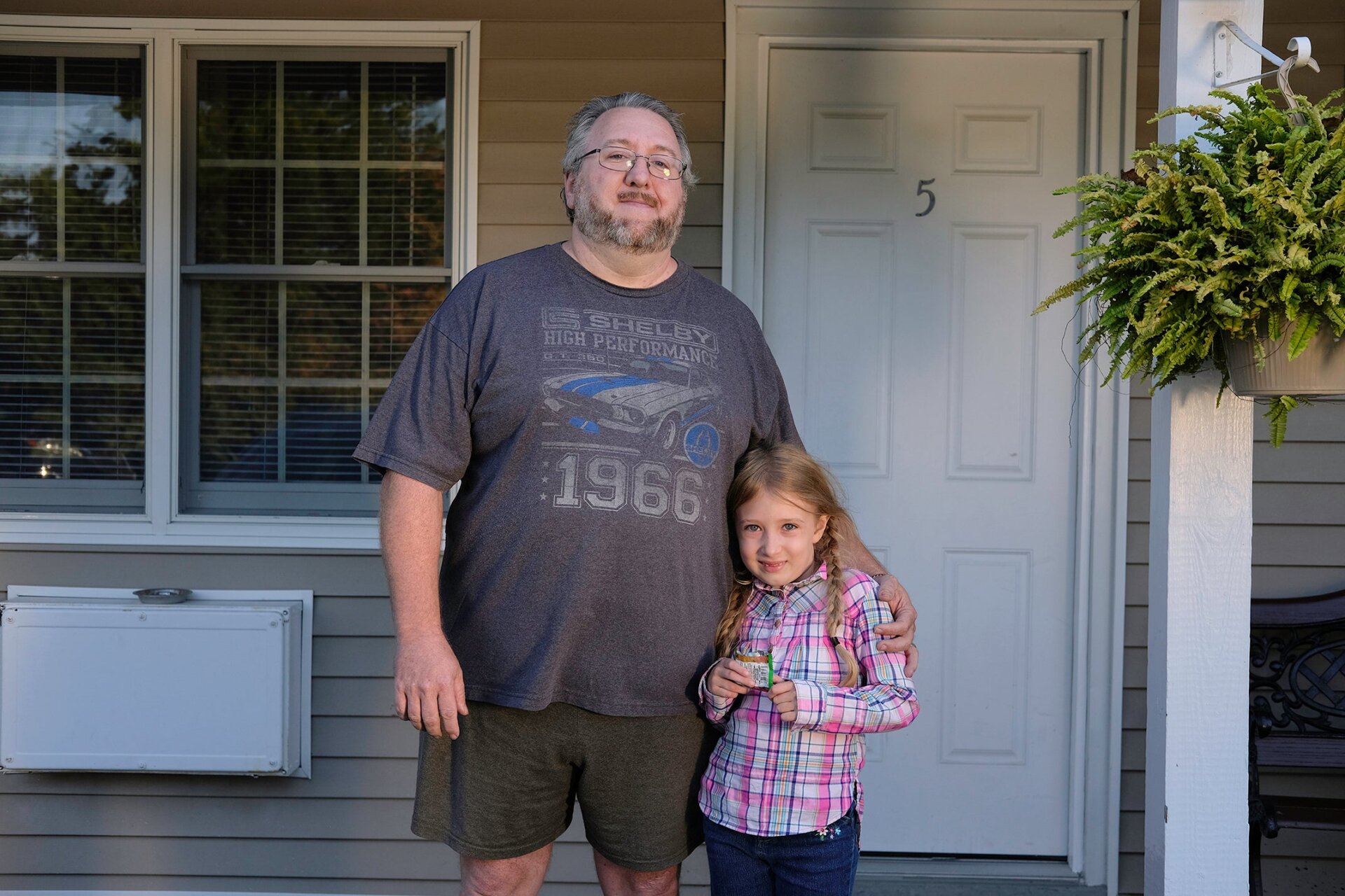 Brady et Caitlin Huffer, quelques instants avant de rencontrer leur famille perdue depuis longtemps.