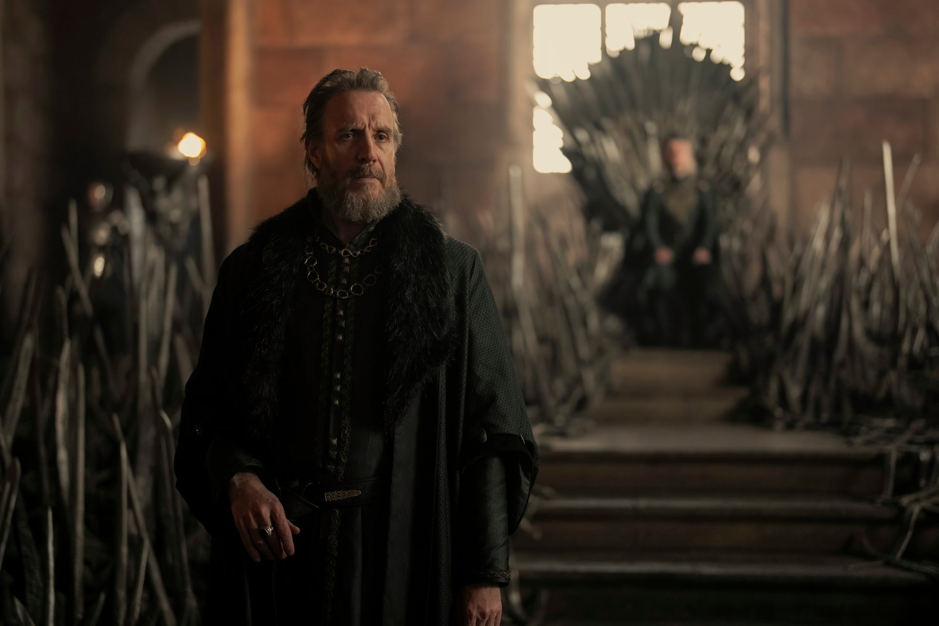 Rhys Ifans dans le rôle d’Otto Hightower.