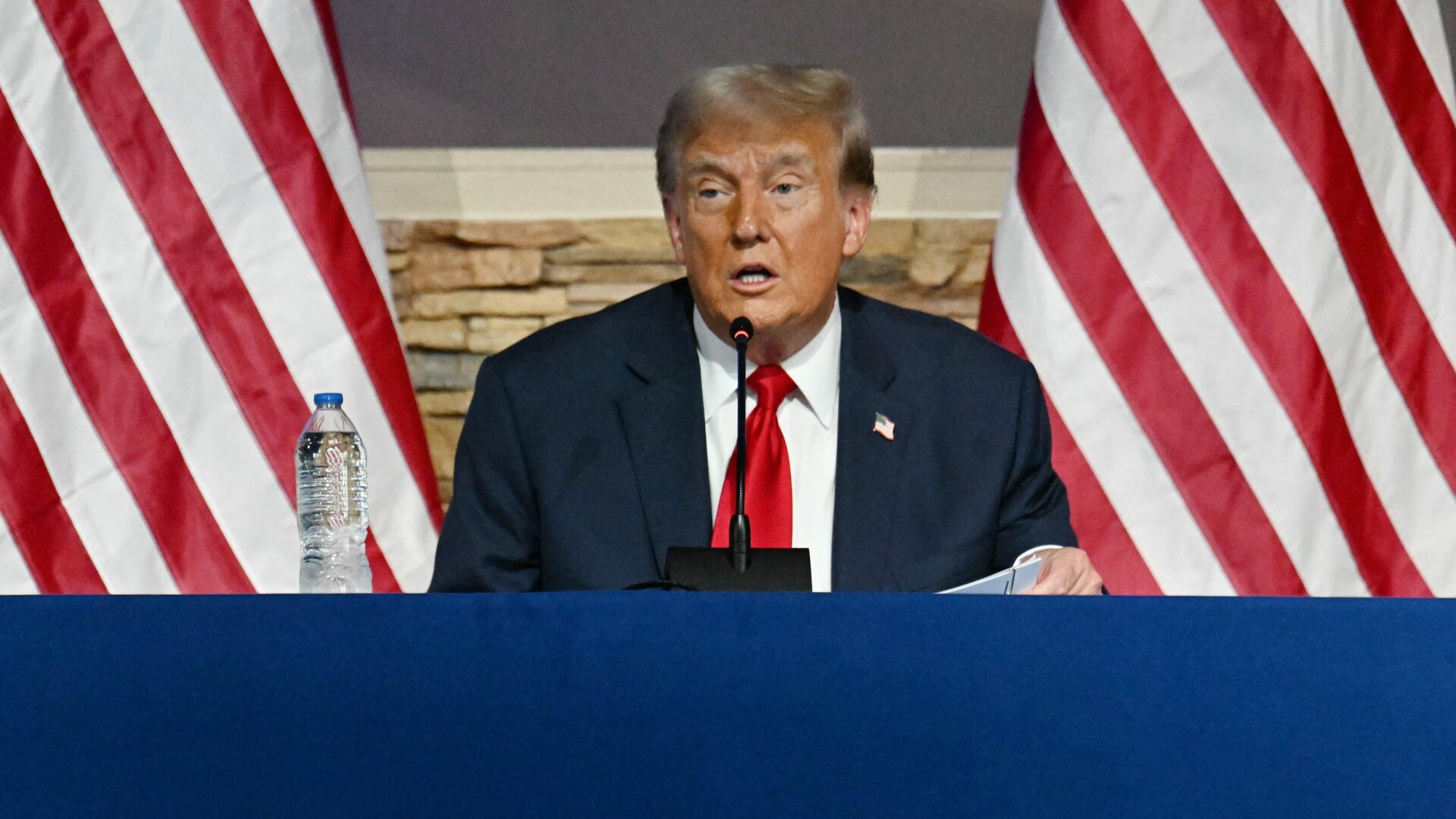 Donald Trump participe à une table ronde communautaire à la 180 église à Détroit, Michigan, le 15 juin 2024.