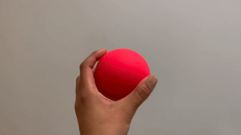 Secouer le ballon joue des percussions.