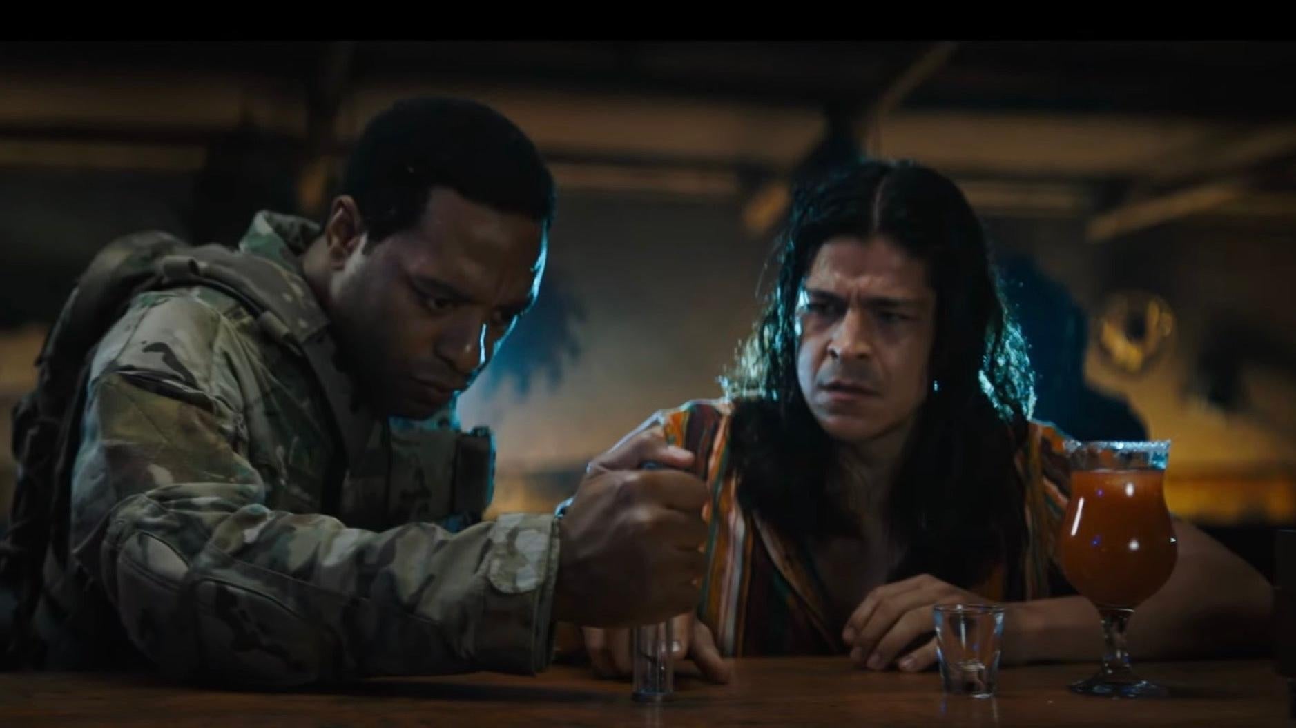 Chiwetel Ejiofor (avec Cristo Fernández.) dans une scène de Venom 3 d’apparence familière.
