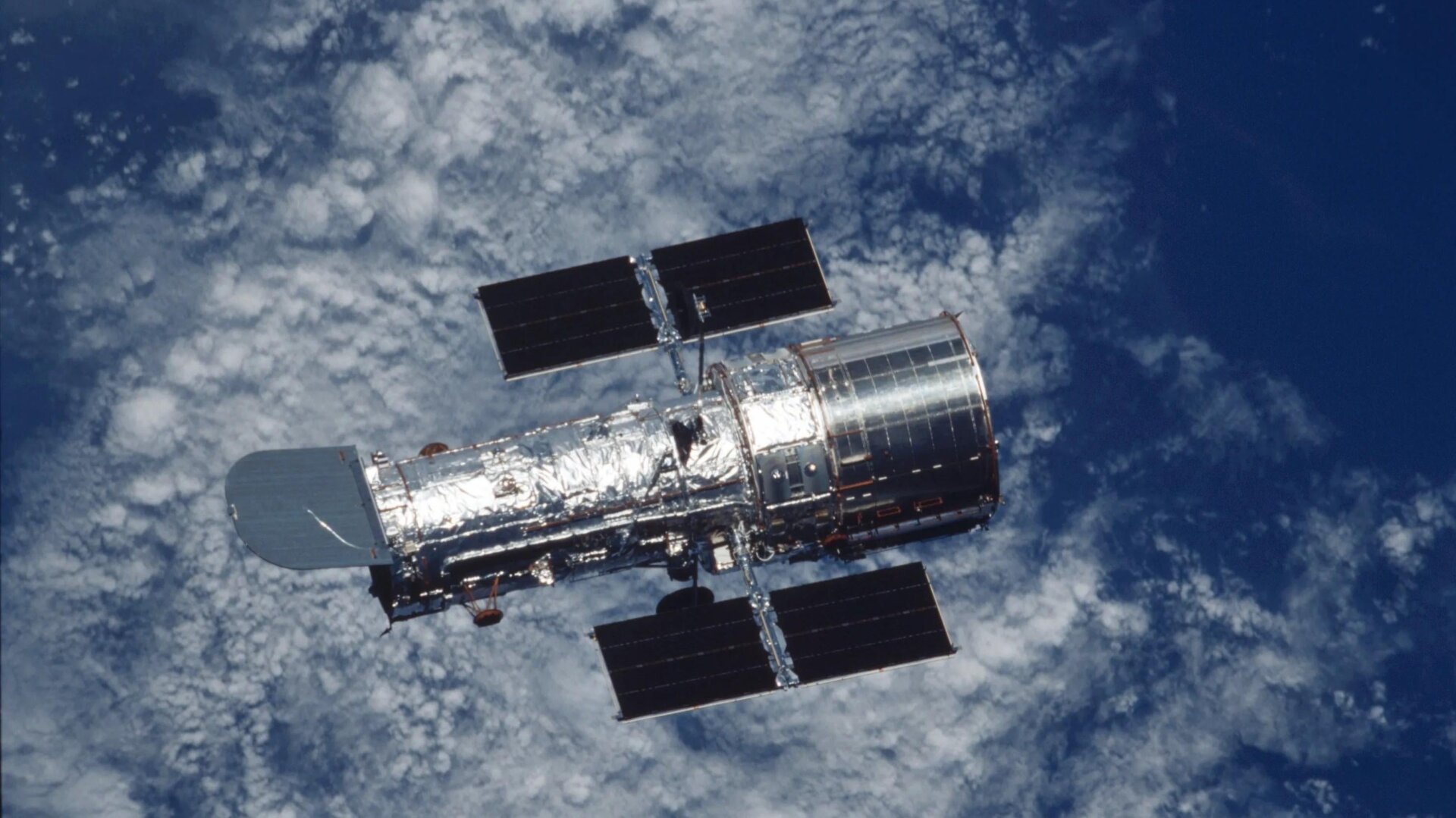 Le télescope spatial Hubble lancé en 1990.