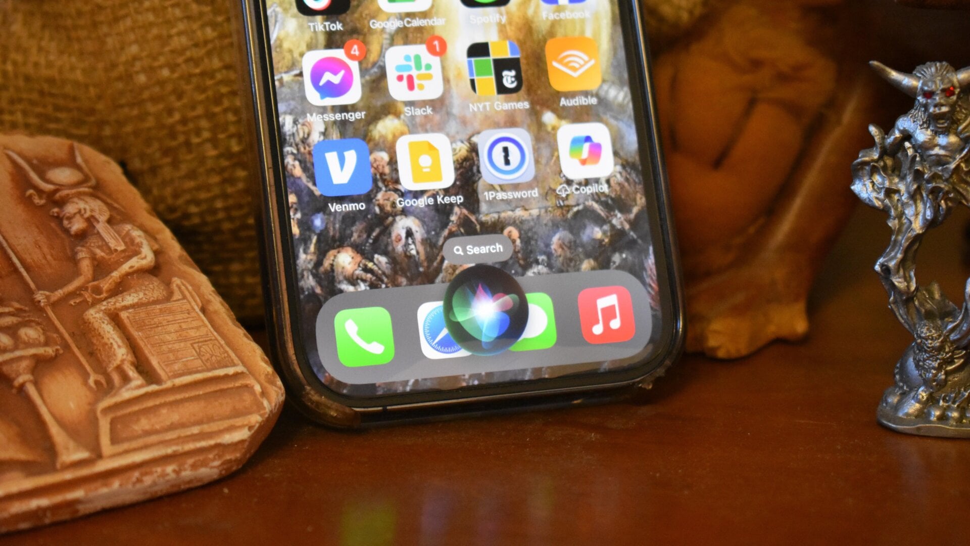 Selon les derniers rapports, Siri pourrait bénéficier d’une mise à niveau majeure une fois que la WWDC sera lancée.
